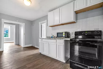 141 Homestead Avenue #3rd Fl, Hartford, CT 06112 - Photo 8