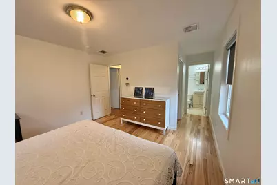 70 Renwick Place, Bridgeport, CT 06604 - Photo 16
