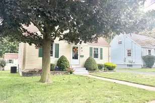 145 Loomis St, Manchester, CT 06042 - Photo 2