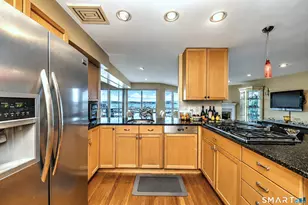 10 Harbour Close Unit 10, New Haven, CT 06405 - Photo 14