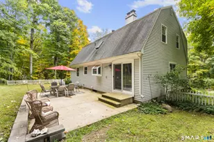 138 Red Robin Rd, Naugatuck, CT 06770 - Photo 6