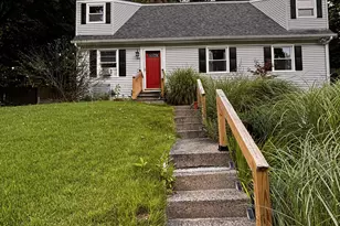 138 Red Robin Rd, Naugatuck, CT 06770 - Photo 2