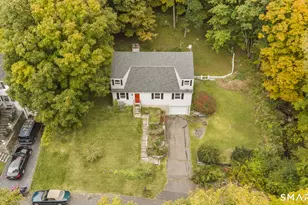 138 Red Robin Rd, Naugatuck, CT 06770 - Photo 2