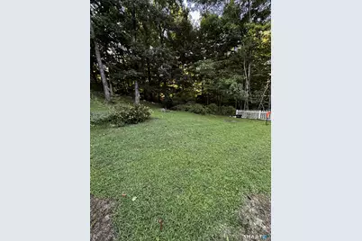 138 Red Robin Road, Naugatuck, CT 06770 - Photo 6