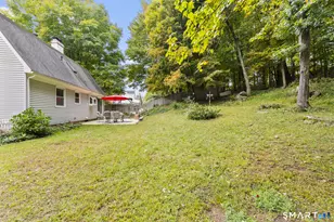 138 Red Robin Rd, Naugatuck, CT 06770 - Photo 8