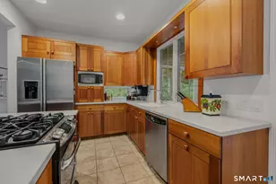 112 Oakwood Trail, Chester, CT 06412 - Photo 12