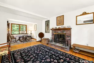 16 Overlook Dr, Waterford, CT 06385 - Photo 8