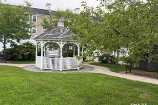 38 Hope St, East Lyme, CT 06357 - Photo 16