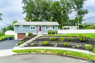 162 Cornflower Dr, Milford, CT 06460 - Photo 2