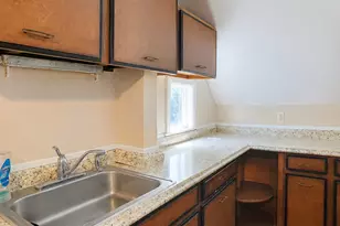 23 Upson St, Bristol, CT 06010 - Photo 4