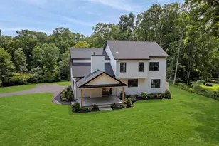 268 Newton Rd, Woodbridge, CT 06525 - Photo 2