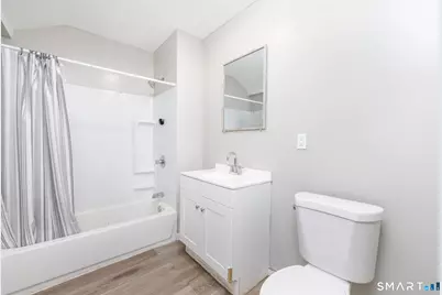 14 Blackhall Street, New London, CT 06320 - Photo 16
