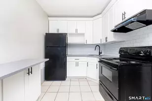 14 Blackhall St, New London, CT 06320 - Photo 14