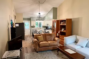 102 N Maple St, Enfield, CT 06002 - Photo 10