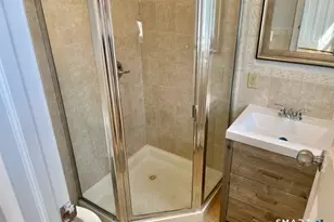 31 Faucett St, Stamford, CT 06906 - Photo 8