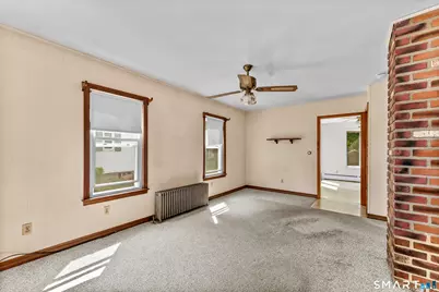 9 Woodlawn Avenue, Enfield, CT 06082 - Photo 8