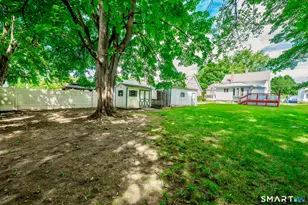 9 Woodlawn Ave, Enfield, CT 06082 - Photo 6