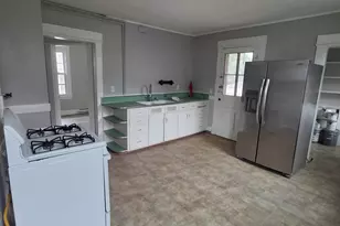 77 Alma St, Waterbury, CT 06705 - Photo 2