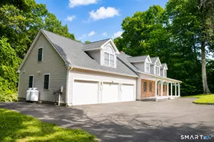 46 Washington Dr, Middlebury, CT 06762 - Photo 2