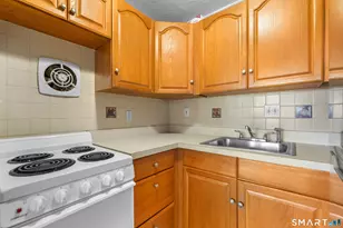 275 W Walk, West Haven, CT 06516 - Photo 6