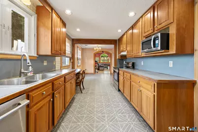 97 Glenview Drive, Newington, CT 06111 - Photo 8
