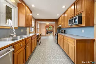 97 Glenview Dr, Newington, CT 06111 - Photo 8