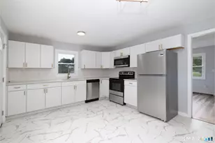 23 Dan Parker Dr, Waterbury, CT 06704 - Photo 2