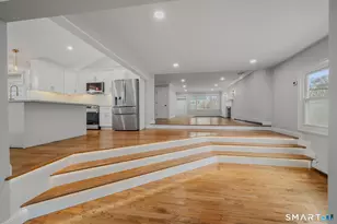 1092 Ocean Ave, New London, CT 06320 - Photo 12