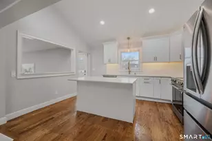 1092 Ocean Ave, New London, CT 06320 - Photo 14