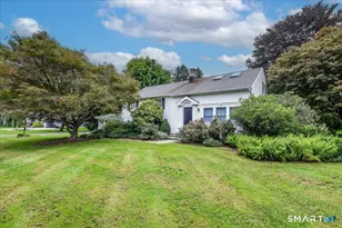 4 Taunton Lake Dr, Newtown, CT 06470 - Photo 2