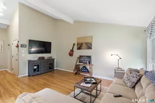 6B Country Squire Dr, Cromwell, CT 06416 - Photo 2