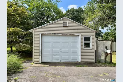 5 Highland Road, Windsor Locks, CT 06096 - Photo 2
