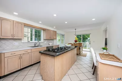 14 Buena Vista Street, Stamford, CT 06907 - Photo 8