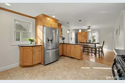 889 Wilcoxson Avenue, Stratford, CT 06614 - Photo 6