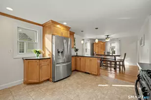 889 Wilcoxson Ave, Stratford, CT 06614 - Photo 6