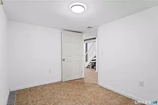 302 Dover St, Bridgeport, CT 06610 - Photo 28