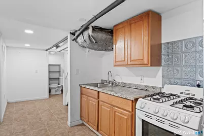 302 Dover Street, Bridgeport, CT 06610 - Photo 32