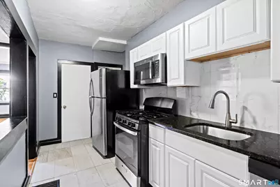 302 Dover Street, Bridgeport, CT 06610 - Photo 10