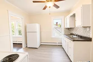 302 Lakeview Ave, Waterbury, CT 06705 - Photo 8