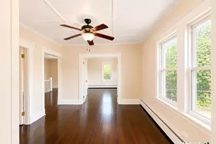 302 Lakeview Ave, Waterbury, CT 06705 - Photo 4