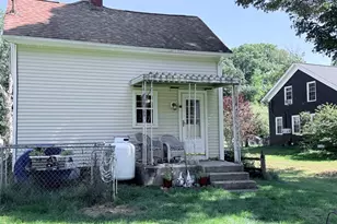 19 River St, Plainfield, CT 06374 - Photo 2