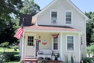 19 River St, Plainfield, CT 06374 - Photo 1
