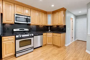 704 Mill Pond Dr, South Windsor, CT 06074 - Photo 6
