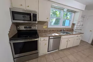61 Dover Ct, Branford, CT 06405 - Photo 6