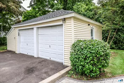 10 Crown Street, Trumbull, CT 06611 - Photo 34