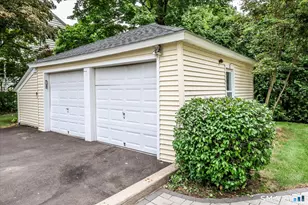 10 Crown St, Trumbull, CT 06611 - Photo 34
