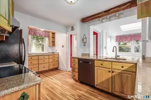 10 Crown St, Trumbull, CT 06611 - Photo 8