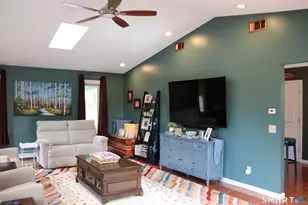 2B Metacomet Dr, East Granby, CT 06026 - Photo 10