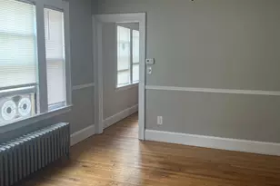 27 Vincent St, West Hartford, CT 06119 - Photo 4