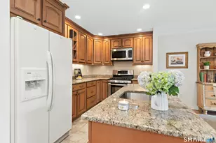 98 Roberton Crossing, Fairfield, CT 06825 - Photo 8